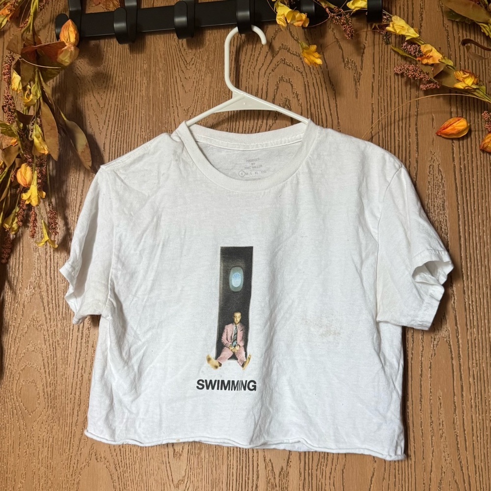 PacSun White Graphic Crop Top